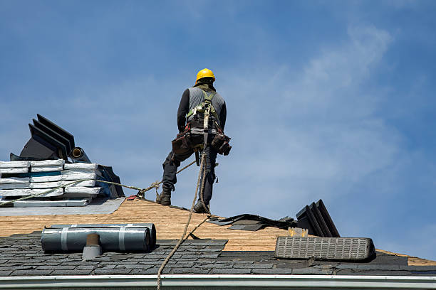 Professional Gutter Installation technician working in Deerfield, MI
